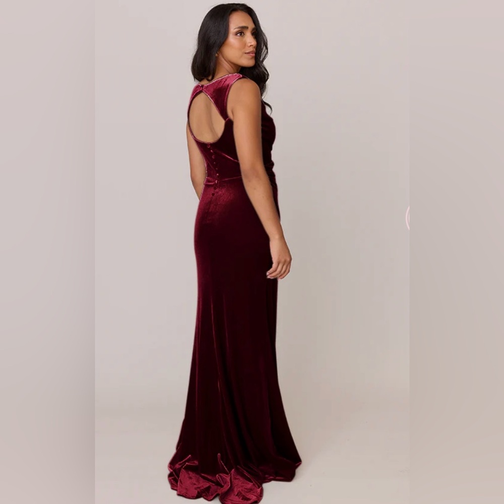 Revelry Faith Velvet Dress - Picture 2 of 4
